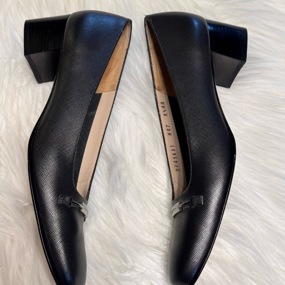 Salvatore Ferragamo Black Leather Flats - Picture 6 of 8